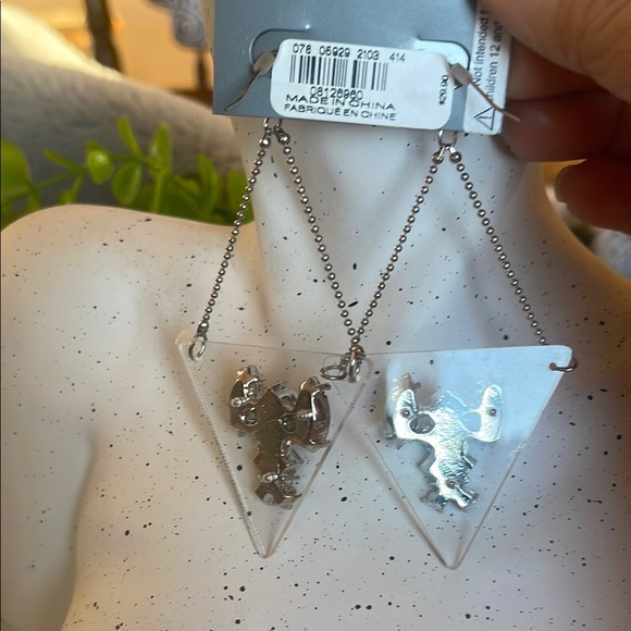 Express Silver and White Geometric Earrings - Picture 3 of 4